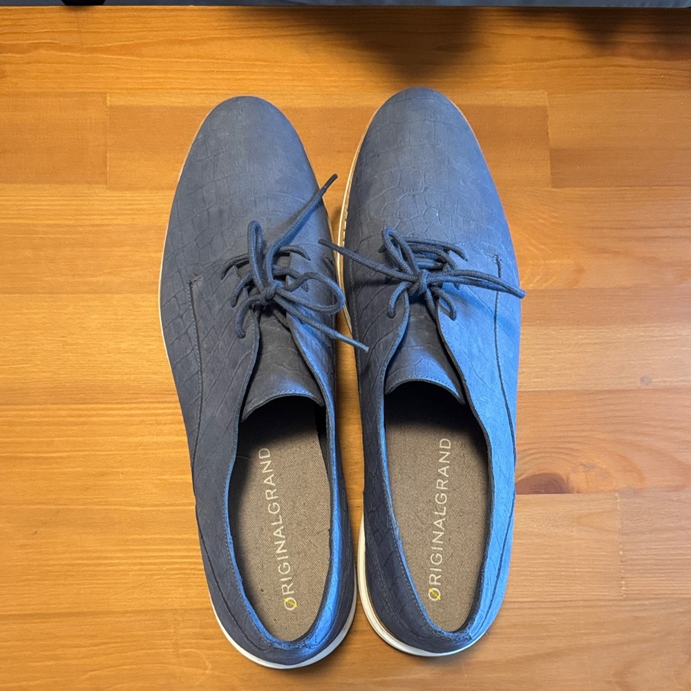 Women’s Blue Leather Shoes